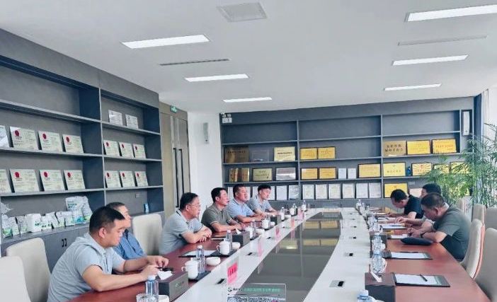 深化合作 | 赤峰市喀喇沁旗副旗长耿利军一行莅临新得利生物集团考察