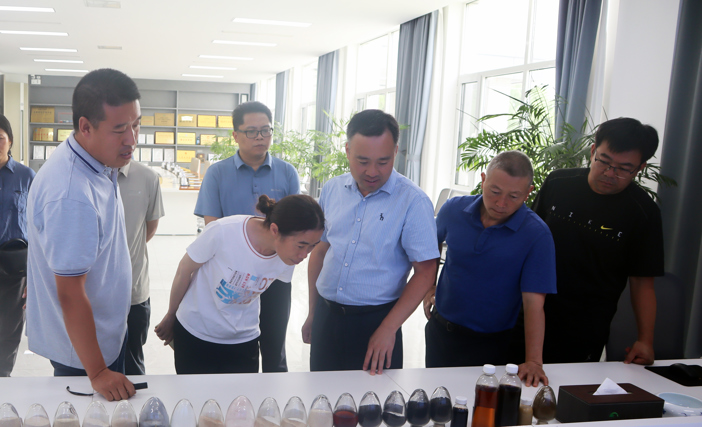 国家牧草产业技术体系"草堂鄂尔多斯行"调研团赴两宜生物科技集团开展调研工作