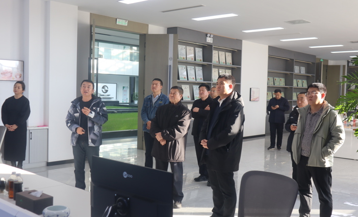 鄂尔多斯市农投集团陈龙董事长率队调研两宜生物：深度交流谋合作，携手共筑农牧业绿色发展新桥梁