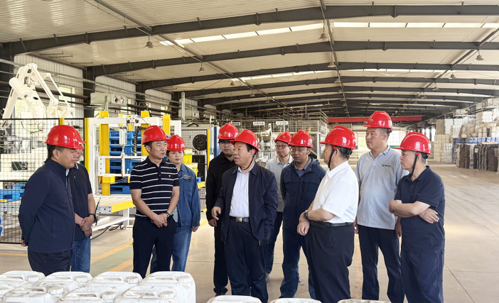 中国工程院路战远院士一行莅临两宜生物科技集团调研指导