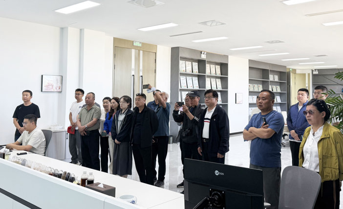 深化农牧交流 共促两地发展｜莫旗科技特派员考察团莅临两宜生物集团参观交流