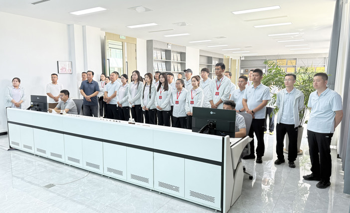 杭锦旗青年干部培训班莅临两宜生物参观学习